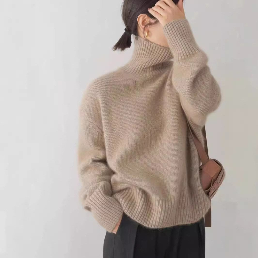 Luna – Relaxed Turtleneck Knit Sweater