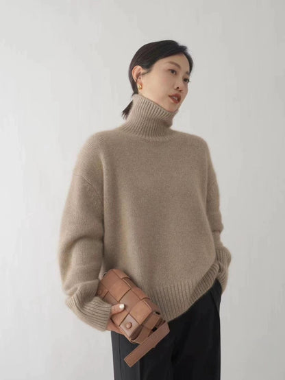 Luna – Relaxed Turtleneck Knit Sweater