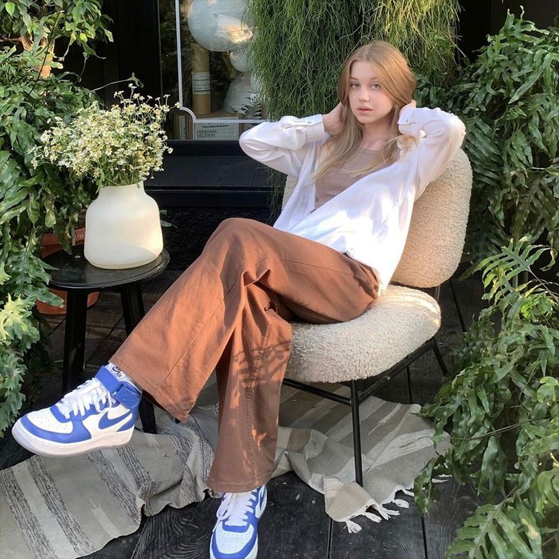 Hazel – Retro American High-Waist Brown Straight-Leg Jeans